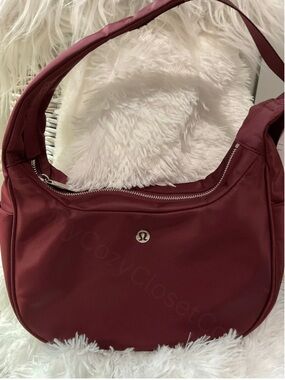 Lululemon City Essentials Shoulder Bag- Color(Burgundy Bay)
